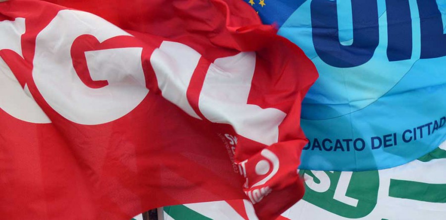 CGIL CISL UIL IN PIAZZA A SOSTEGNO VERTENZA LAVORATORI PULIZIE SCOLASTICHE
