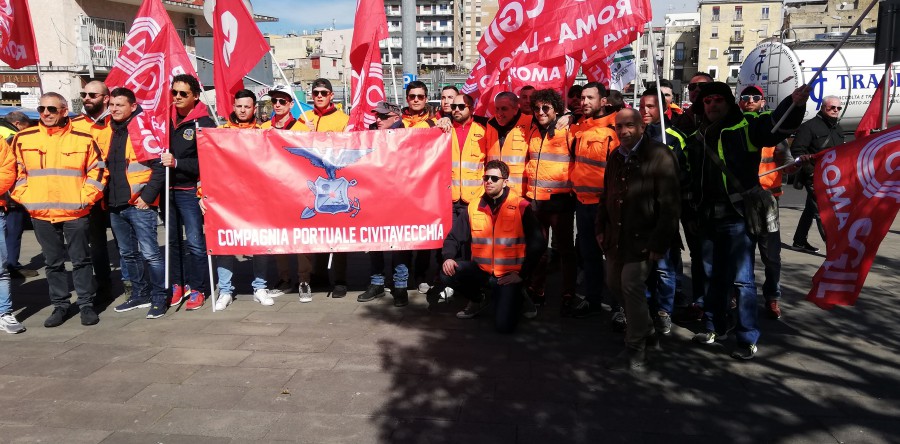 LAVORATORI PORTUALI DA TUTTA ITALIA OGGI A NAPOLI PER LA MOBILITAZIONE CONTRO L’AUTOPRODUZIONE ANNUNCIATA DALLE COMPAGNIE DI NAVIGAZIONE