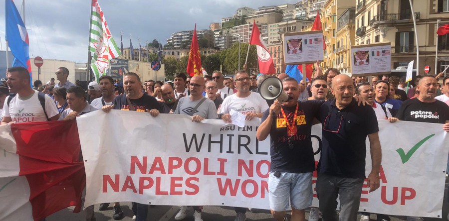 Whirlpool: Schiavella, ritiri procedure cessione e si riprenda il “pacco”