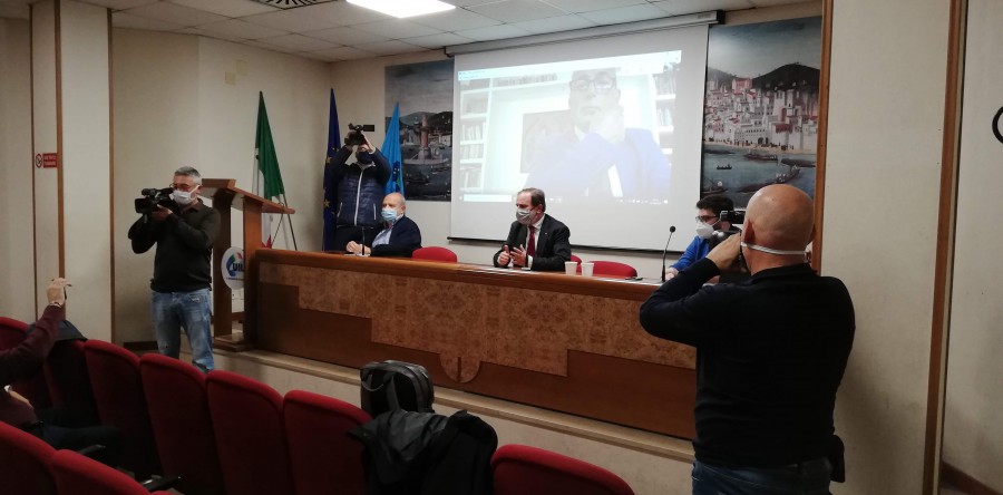 WHIRLPOOL: CGIL CISL UIL NAPOLI, PRONTI A PROCLAMARE LO SCIOPERO GENERALE PER IL 5 NOVEMBRE